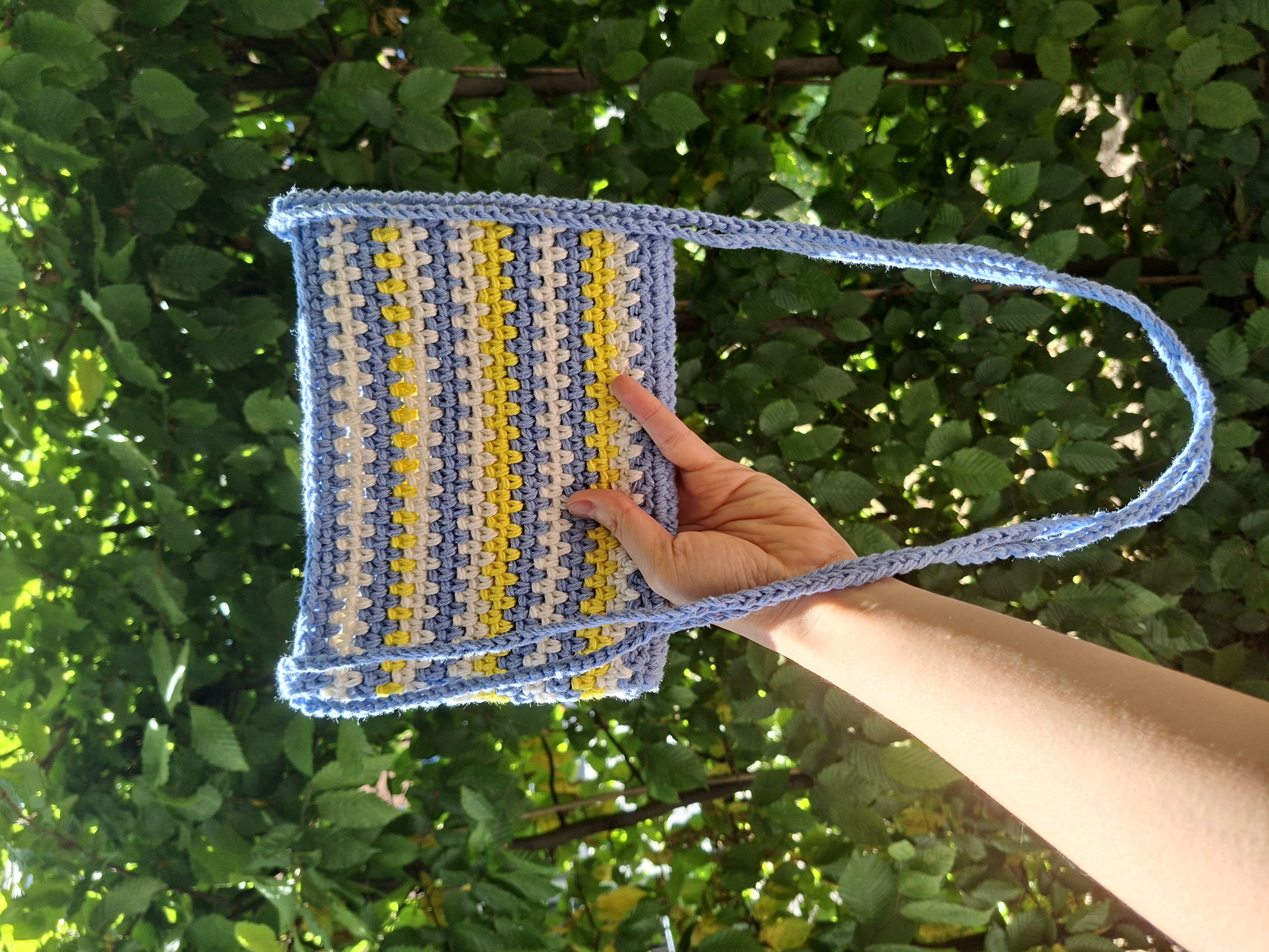 Moss Stitch Crochet Crossbody Bag