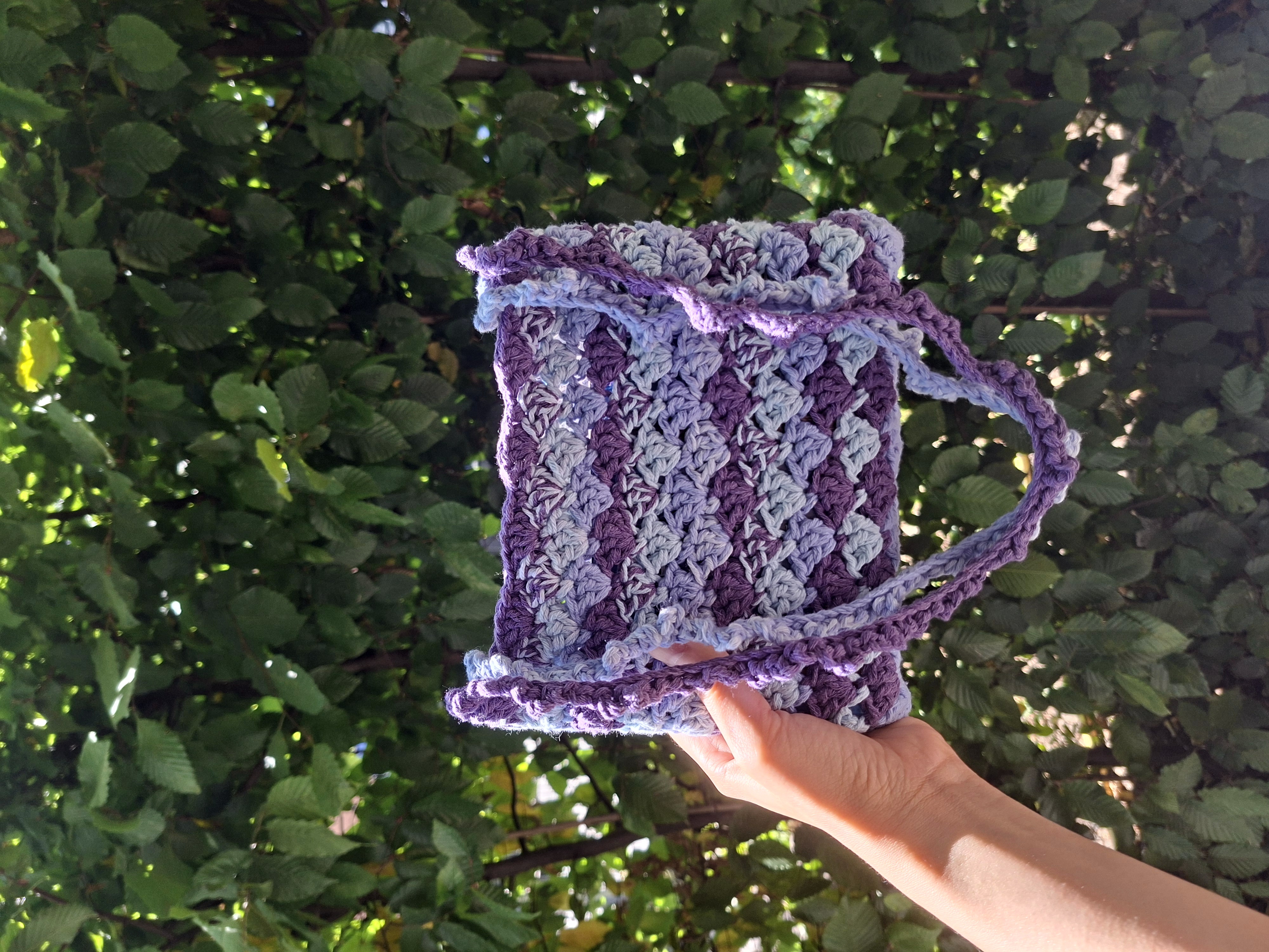 Vintage Shell Stitch Crochet Bag