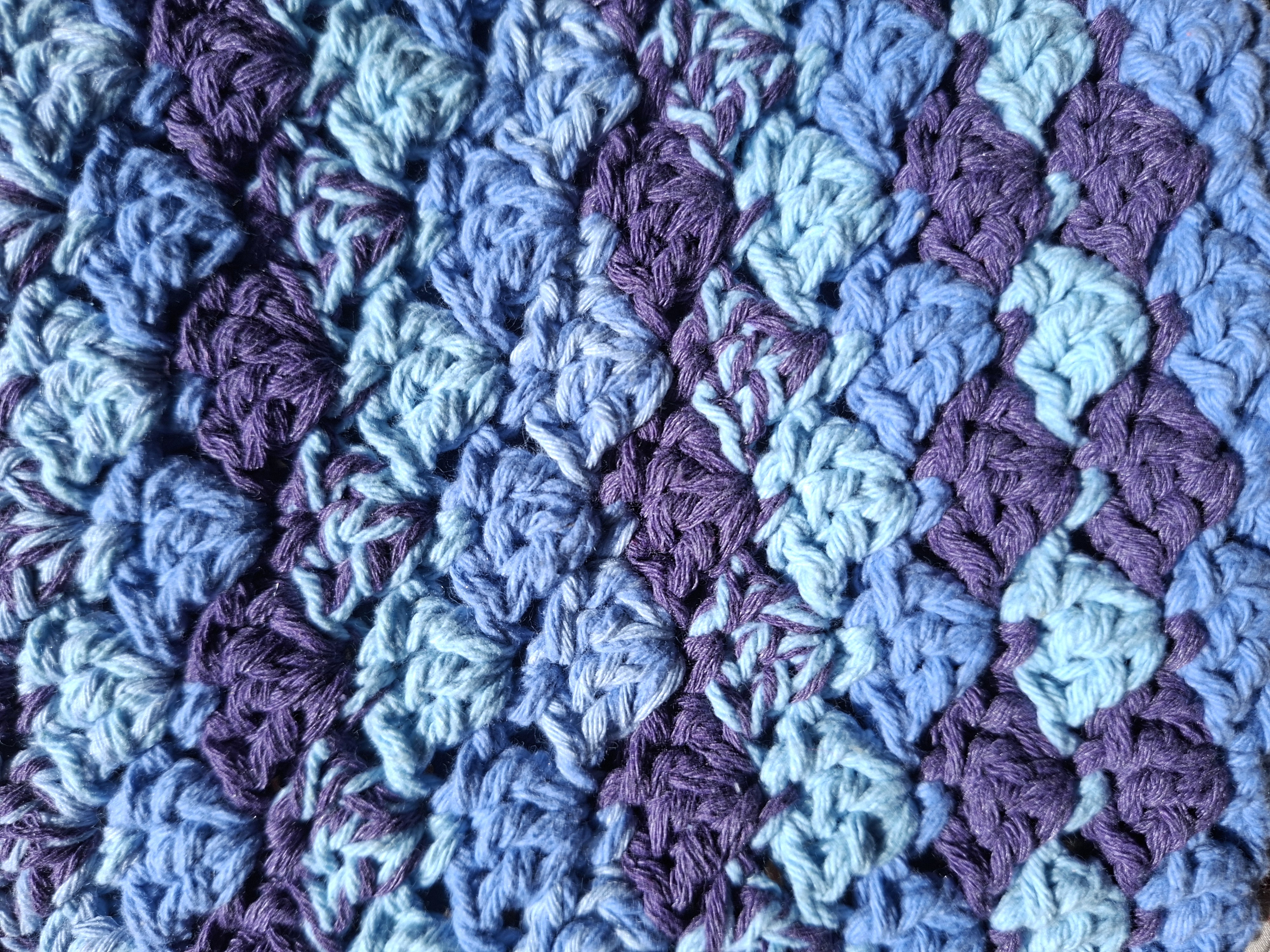 Vintage Shell Stitch Crochet Bag