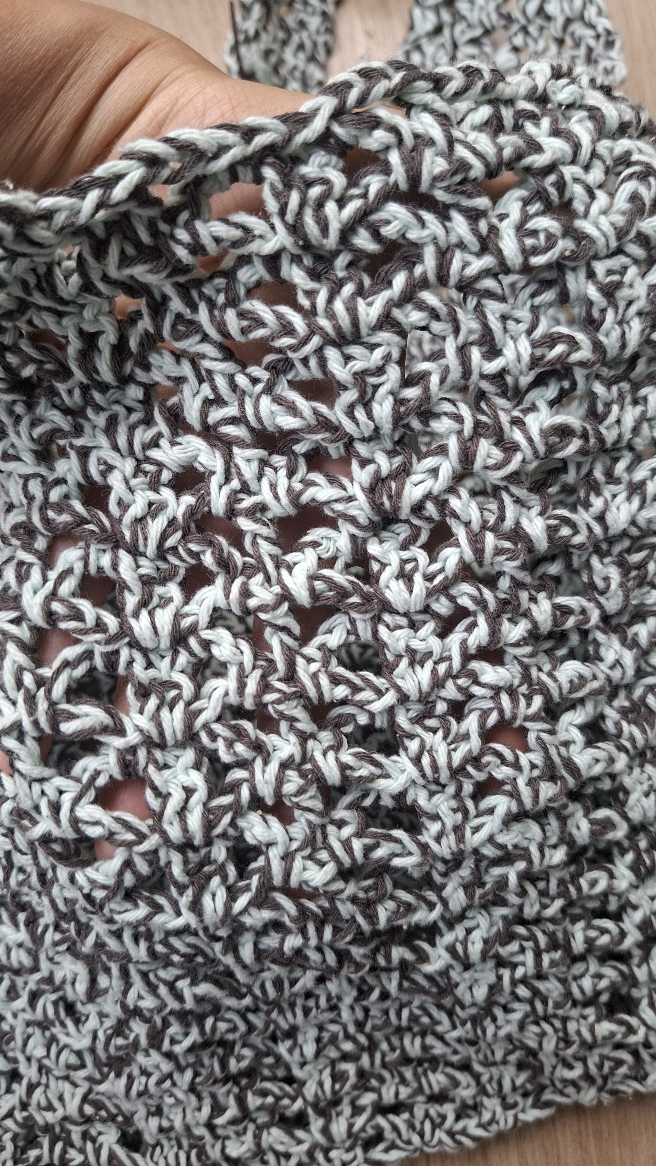 images/lacy_spider_column_stitch_totebag_1.jpg