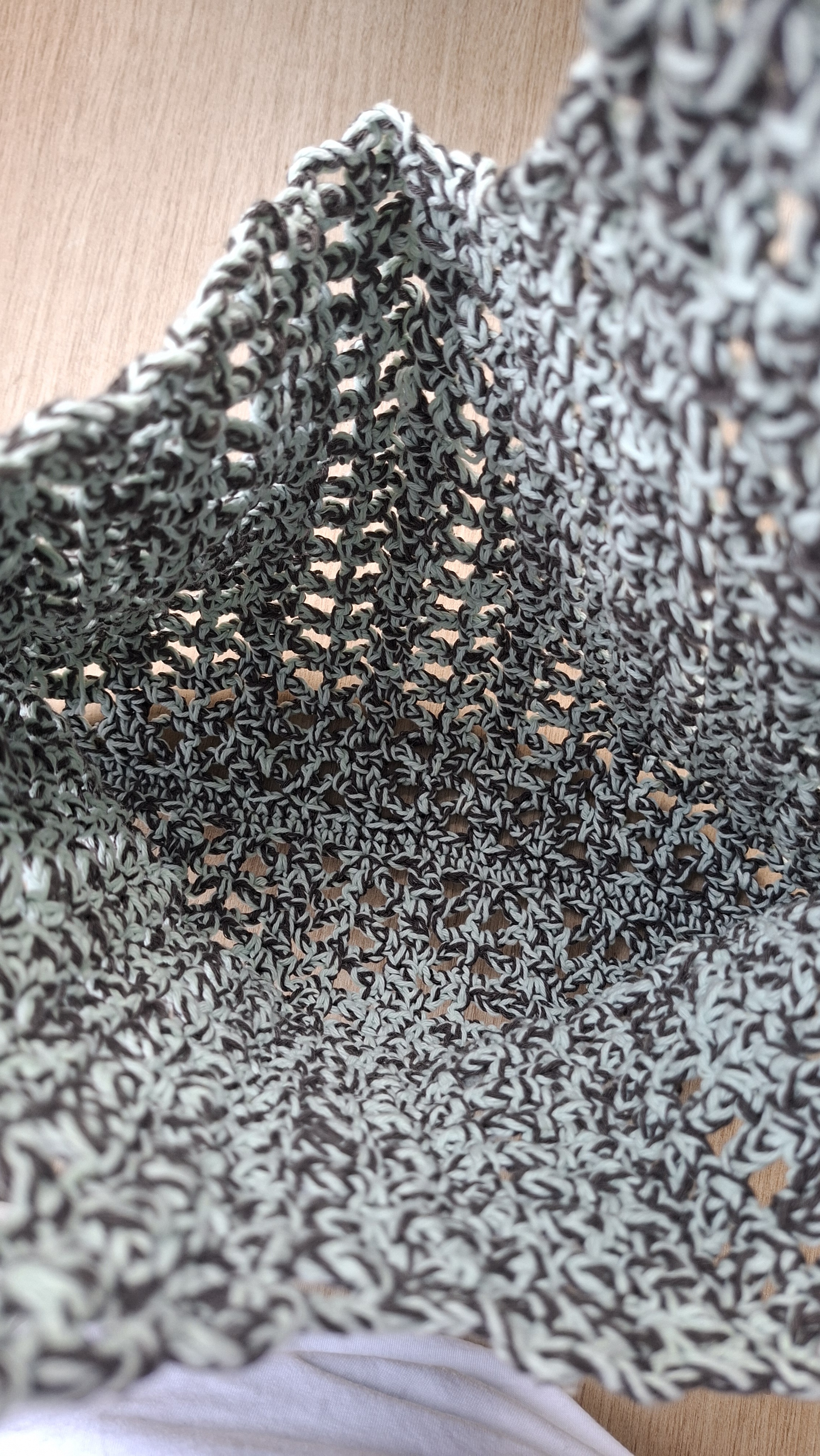 images/lacy_spider_column_stitch_totebag_5.jpg